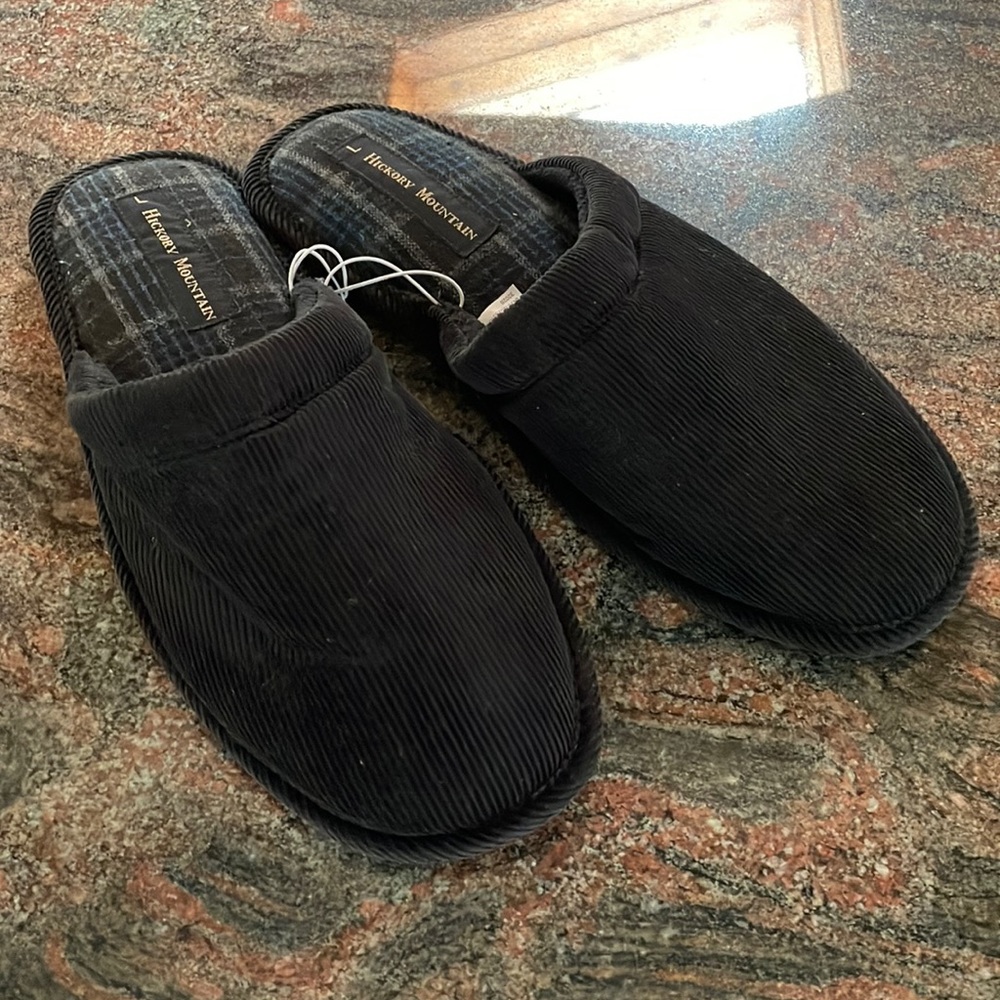 Hickory Mountain Men's Black Slippers Size L
